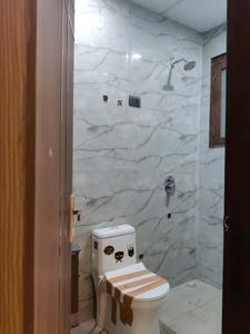 Common Bathroom Image of 1300 Sq.ft 3 BHK Apartment / Flat for sale in Lal Kuan Ghaziabad for Rs. 5865000