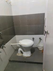 Common Bathroom Image of 1495 Sq.ft 3 BHK Apartment / Flat for sale in Sun Atmosphere, Shela Ahmedabad for Rs. 7300000