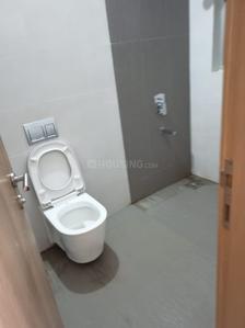 Bathroom Image of 1000 Sq.ft 2 BHK Apartment / Flat for sale in Rustomjee Yazarina, Dadar East Mumbai for Rs. 44100000