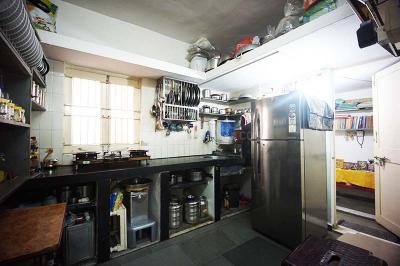 Kitchen Image of 1539 Sq.ft 4 BHK Apartment / Flat for sale in Paldi Ahmedabad for Rs. 8900000