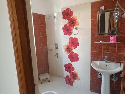 Bathroom Image of 1400 Sq.ft 2 BHK Builder Floor for rent in Rajpur Road Dehradun for Rs. 28000