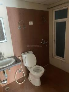 Bathroom Image of 1900 Sq.ft 3.5 BHK Apartment / Flat for sale in Mahagun Moderne, Sector 78 Noida for Rs. 26500000