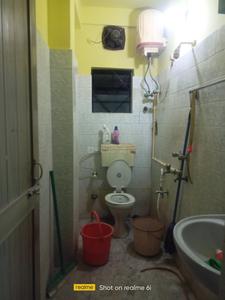 Bathroom Image of 850 Sq.ft 2 BHK Apartment / Flat for rent in Paschim Putiary Kolkata for Rs. 15000