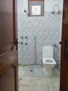 Common Bathroom Image of 950 Sq.ft 2 BHK Builder Floor for rent in Chhattarpur New Delhi for Rs. 20000
