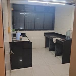 Kitchen Image of 700 Sq.ft 2 BHK Apartment / Flat for rent in Sahjivan Society, Ghatkopar West Mumbai for Rs. 40000