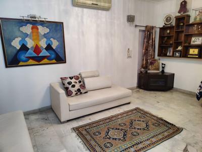 Hall Image of 1500 Sq.ft 3 BHK Apartment / Flat for rent in DDA Flats, Sukhdev Vihar New Delhi for Rs. 60000