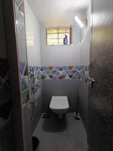 Bathroom Image of 810 Sq.ft 2 BHK Apartment / Flat for sale in Naranpura Ahmedabad for Rs. 5600000