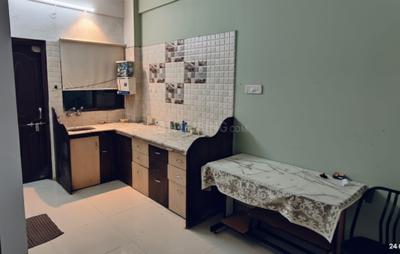 Kitchen Image of 1800 Sq.ft 4 BHK Apartment / Flat for rent in Ganeshpeth Colony Nagpur for Rs. 26000