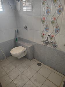Bathroom Image of 1500 Sq.ft 3 BHK Apartment / Flat for rent in Gold Govind Wing In Golden Park I, Omkar Nagar Nagpur for Rs. 22000