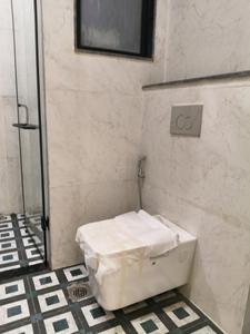 Common Bathroom Image of 2700 Sq.ft 4 BHK Builder Floor for sale in Paramount Luxury Floors Sushant Lok 3 B Block, Sector 57 Gurgaon for Rs. 41000000