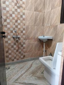 Bathroom Image of 500 Sq.ft 1 BHK Apartment / Flat for rent in Maidan Garhi New Delhi for Rs. 12000