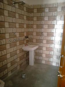 Bathroom Image of 1200 Sq.ft 2 BHK Builder Floor for rent in Model Town Panipat for Rs. 10000