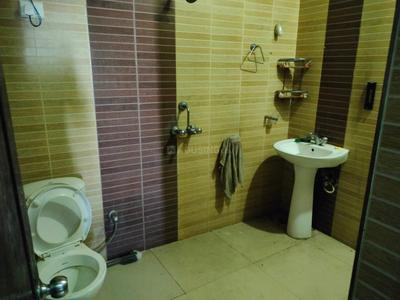 Bathroom Image of 1400 Sq.ft 3 BHK Apartment / Flat for rent in Ganga Nagar Rishikesh for Rs. 30000