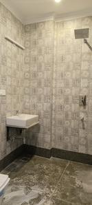 Bathroom Image of 1300 Sq.ft 3 BHK Builder Floor for rent in Arjun Nagar New Delhi for Rs. 55500
