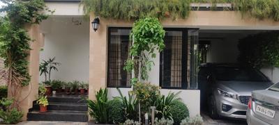 Image of 2300 Sq.ft 3 BHK Independent House for rent in Uthandi, Chennai for Rs. 125000