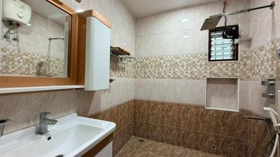 Bathroom Image of 2400 Sq.ft 3 BHK Duplex for rent in Saidapet Chennai for Rs. 115000