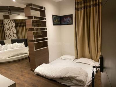 Bedroom Image of 4550 Sq.ft 5 BHK Penthouse for sale in Mahagun Moderne, Sector 78 Noida for Rs. 80000000
