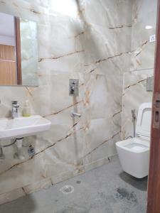 Bedroom One Image of 1000 Sq.ft 2 BHK Apartment / Flat for sale in Neb Sarai New Delhi for Rs. 5000000