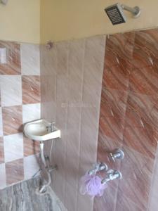 Bathroom Image of 450 Sq.ft 1 BHK Independent House for rent in Rajpur Khurd Village New Delhi for Rs. 12000
