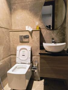 Image of 2000 Sq.ft 3 BHK Builder Floor for rent in Unitech Nirvana Country, Sector 50, Gurgaon for Rs. 95000