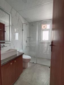 Bathroom Image of 2130 Sq.ft 3 BHK Apartment / Flat for sale in Central Park Aqua Front Towers, Sector 33 Sohna for Rs. 28500010