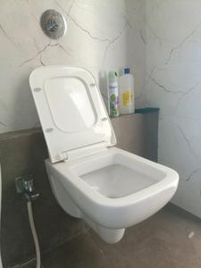 Common Bathroom Image of 700 Sq.ft 1 BHK Apartment / Flat for sale in Kharghar Navi Mumbai for Rs. 8000000