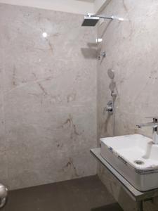Bedroom Three Image of 894 Sq.ft 3 BHK Apartment / Flat for sale in Dreamax Vega, Andheri East Mumbai for Rs. 27500000
