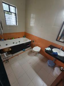 Bathroom Image of 3000 Sq.ft 3 BHK Villa for sale in Kothrud Pune for Rs. 40000000