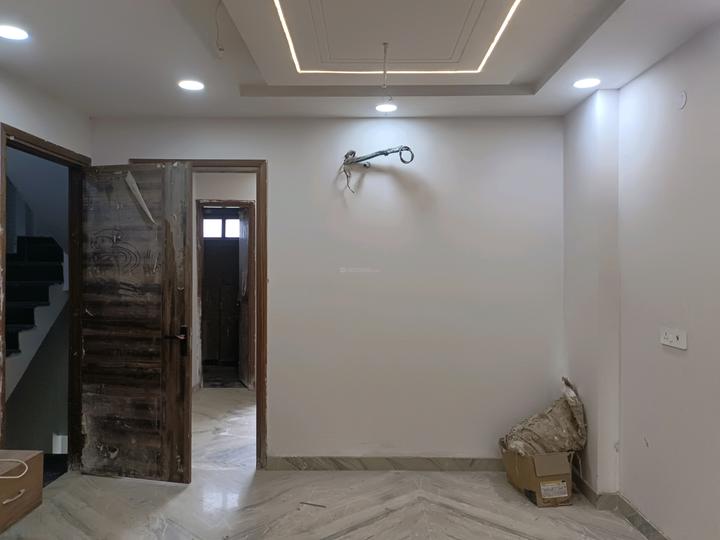 2 BHK 700 Sqft Independent Floor for sale at Rohini Sector 28 , New