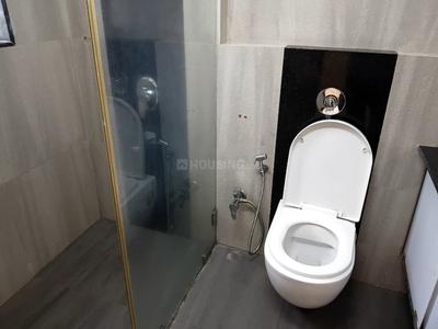 Bathroom Image of 740 Sq.ft 2 BHK Apartment / Flat for rent in Blue Bell Apartments, Chembur Mumbai for Rs. 75000