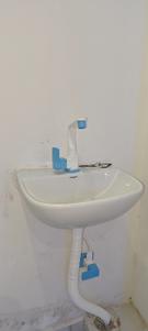 Bathroom Image of 800 Sq.ft 2 BHK Builder Floor for rent in Raghunathpur Motihari for Rs. 7000