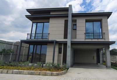 Image of 3211 Sq.ft 4 BHK Villa for sale in Nu Tech Gardens Of Gaia, Sholinganallur, Chennai for Rs. 56000000