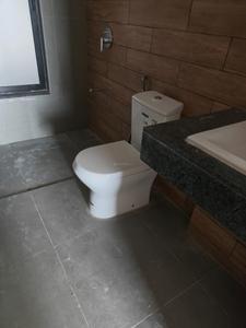 Common Bathroom Image of 1900 Sq.ft 5 BHK Apartment / Flat for sale in Kalpataru Magnus, Bandra East Mumbai for Rs. 119500000