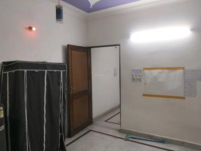 Living Room Image of 450 Sq.ft 1 BHK Builder Floor for rent in Shalimar Bagh New Delhi for Rs. 16000