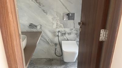 Image of 1600 Sq.ft 3 BHK Apartment / Flat for sale in Vile Parle West, Mumbai for Rs. 72500000