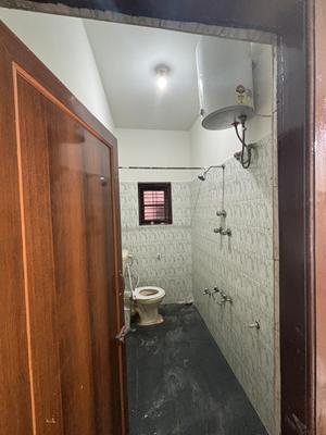 Bathroom Image of 850 Sq.ft 2 BHK Builder Floor for rent in JP Nagar Bengaluru for Rs. 23500