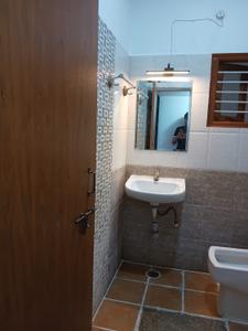 Bathroom Image of 1200 Sq.ft 2 BHK Builder Floor for rent in Gnana Bharathi Bengaluru for Rs. 26000