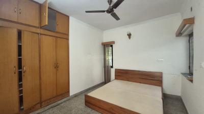 Bedroom Image of 1250 Sq.ft 2 BHK Apartment / Flat for rent in DDA Sector Pocket B C, Vasant Kunj New Delhi for Rs. 56000