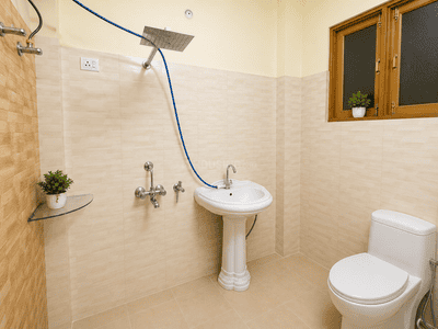 Bathroom Image of 1800 Sq.ft 2 BHK Builder Floor for rent in Barkhurdarpur Lucknow for Rs. 16000