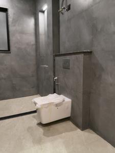 Common Bathroom Image of 780 Sq.ft 2 BHK Apartment / Flat for sale in Suncity Avenue 76, Sector 76 Gurgaon for Rs. 9200000