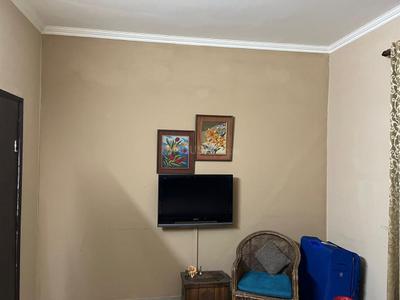 Living Room Image of 2400 Sq.ft 2 BHK Builder Floor for rent in DLF City Phase 1, DLF Phase 1 Gurgaon for Rs. 55000