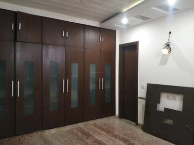 Bedroom Image of 2700 Sq.ft 4 BHK Builder Floor for rent in Paschim Vihar New Delhi for Rs. 61000