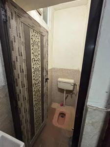 Bathroom Image of 700 Sq.ft 2 BHK Builder Floor for rent in Palam New Delhi for Rs. 15000