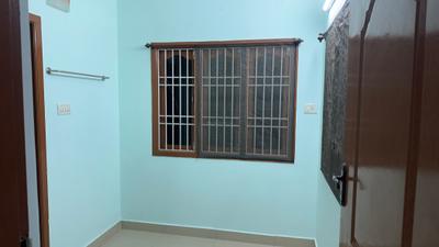 Bedroom Image of 1300 Sq.ft 3.5 BHK Builder Floor for rent in Padi Chennai for Rs. 35000
