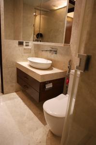 Bathroom Image of 1300 Sq.ft 2 BHK Apartment / Flat for rent in Indiabulls Blu, Worli Mumbai for Rs. 360000