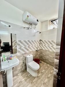 Bathroom Image of 1000 Sq.ft 2 BHK Apartment / Flat for rent in Doddanekundi Bengaluru for Rs. 43000