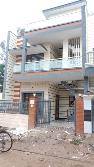 M M ESTATE Main Image 1