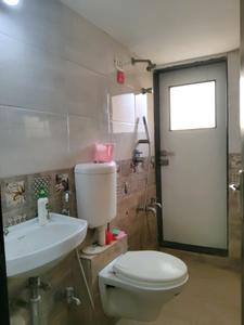 Common Bathroom Image of 600 Sq.ft 1 BHK Apartment / Flat for sale in Kasarvadavali Thane for Rs. 5700000