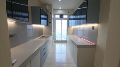 Kitchen Image of 1300 Sq.ft 3 BHK Apartment / Flat for rent in Monte South, Byculla Mumbai for Rs. 170000