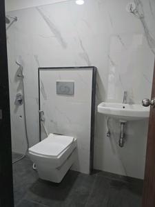 Common Bathroom Image of 4750 Sq.ft 5 BHK Apartment / Flat for sale in Kiran Apartments, Juhu Mumbai for Rs. 140000000